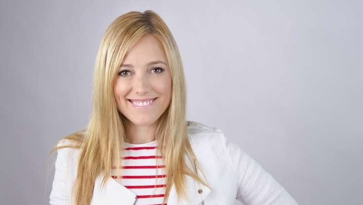 Share, Listen, Watch: Social Media Expert Amber Mac at Social Mix 2012